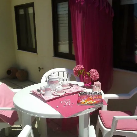 Rooms Near The Beach-3